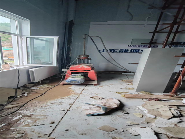 吉隆地基基础下沉墙体裂缝加固注浆顶升施工