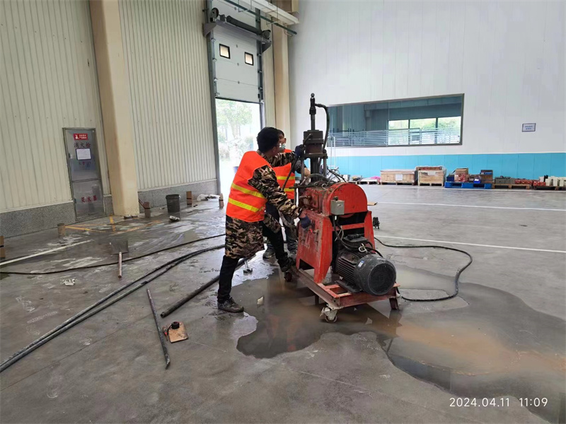 吉隆厂房地面下沉塌陷注浆加固施工